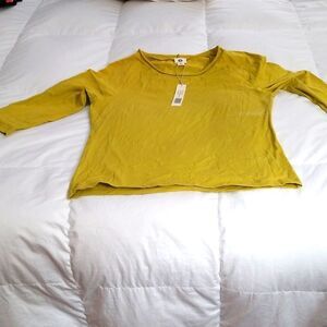 WOMEN'S TOP!!! NWT!!!